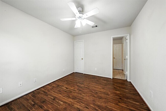 Building Photo - 3146 Madison Elm St