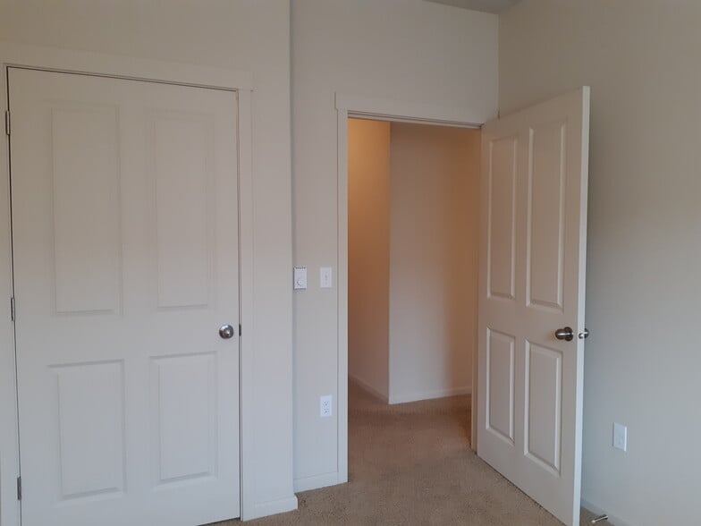 3rd Bed - 10664 NE Holly St