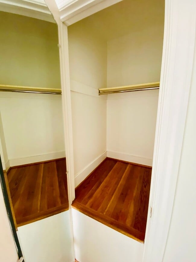 Building Photo - 3810 Hermitage Rd