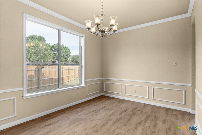 Building Photo - 118 Lone Shadow Dr