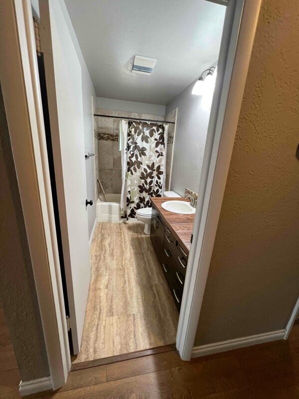 Building Photo - 748 S 7th St