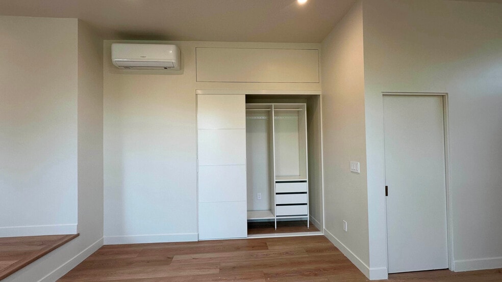 Building Photo - 4438 Jasper St