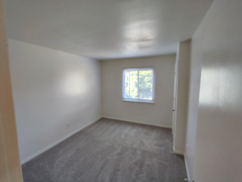 Building Photo - 600 Reusens Rd