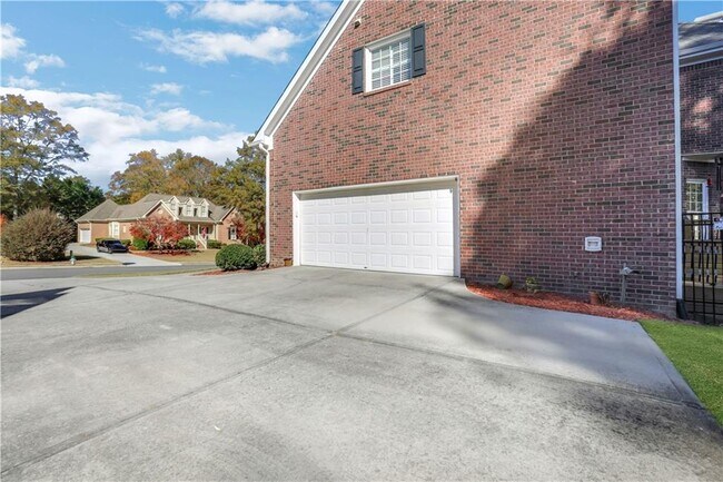 Building Photo - 127 Tara Blvd