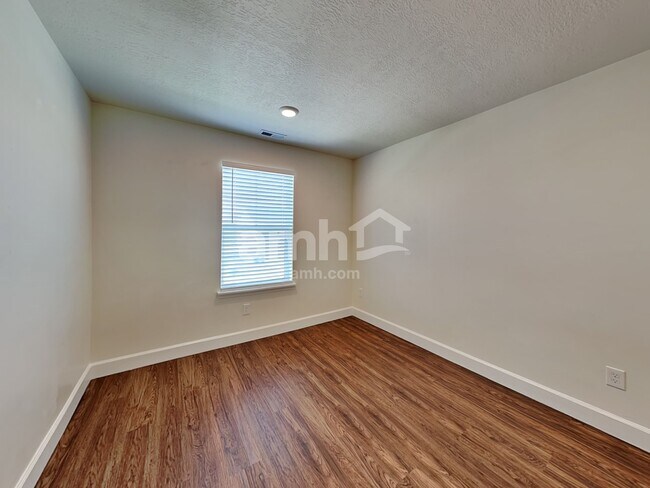 Building Photo - 2337 Surry Way