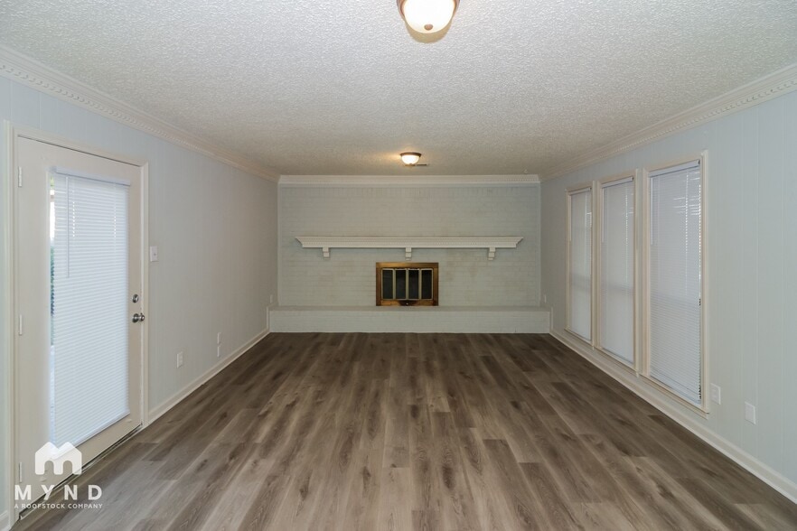Building Photo - 3807 Ross Rd