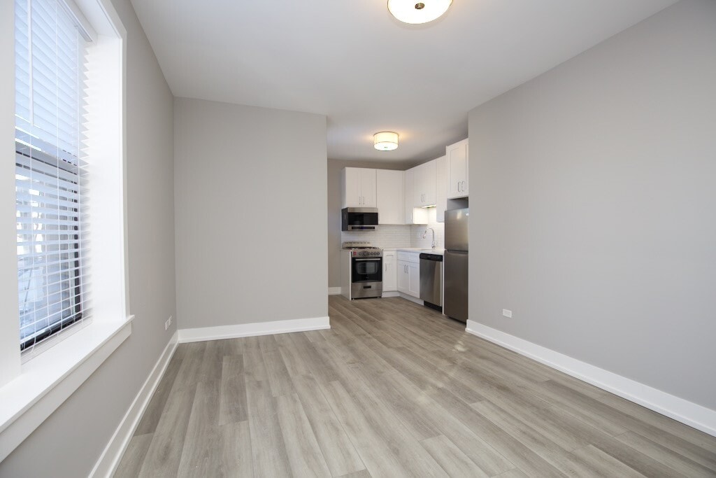 Building Photo - 3853 N Janssen Ave