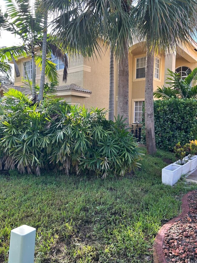 Building Photo - 13118 SW 45th Dr