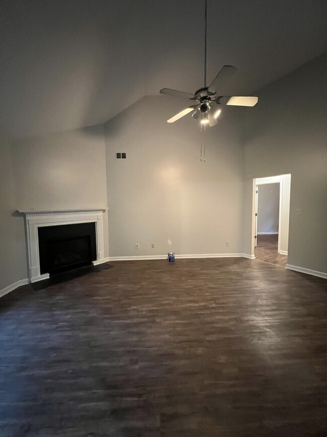 Building Photo - 1080 Sharon Pl