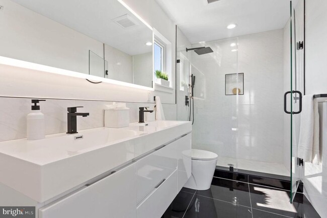 Building Photo - 1412 S 22nd St