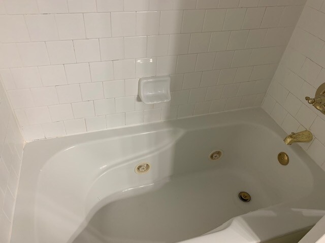 Building Photo - 8941 Town Center Cir