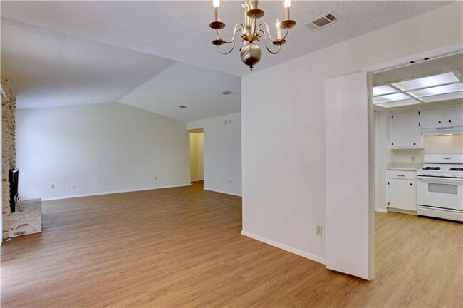 Building Photo - 3309 Sanderling Trail