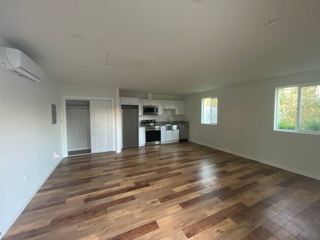 Building Photo - 2522 W Avenue 30