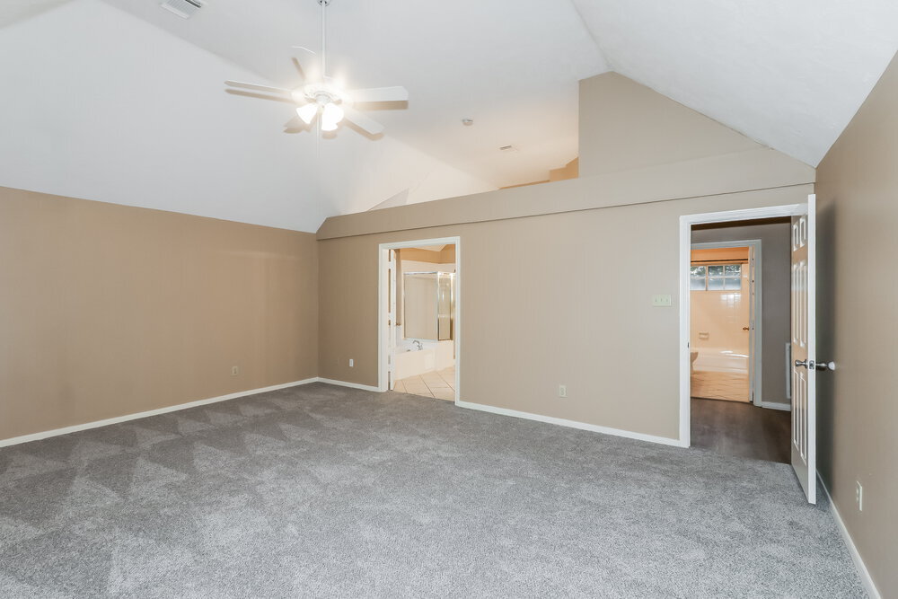 Building Photo - 11423 Willow Field Dr