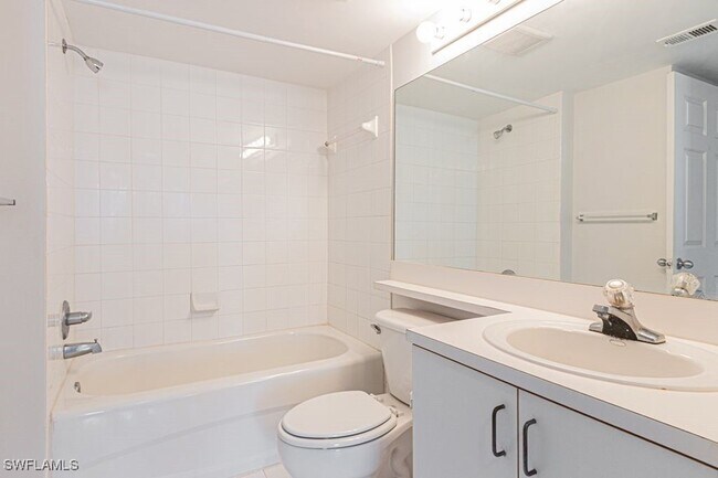 Building Photo - 1810 Florida Club Cir