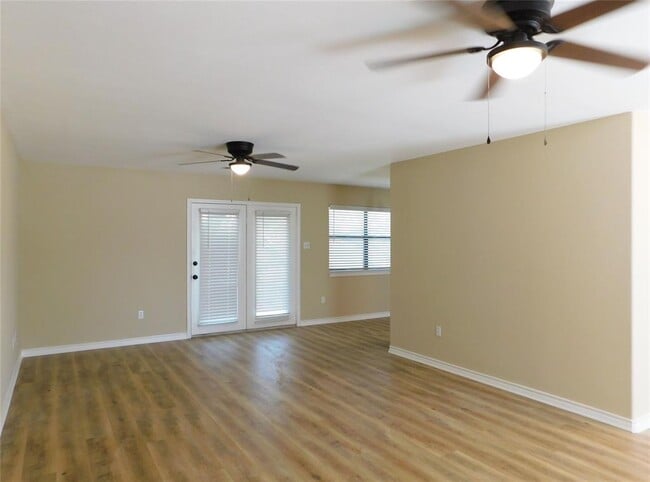 Building Photo - 500 Wanta Hide A Way Dr