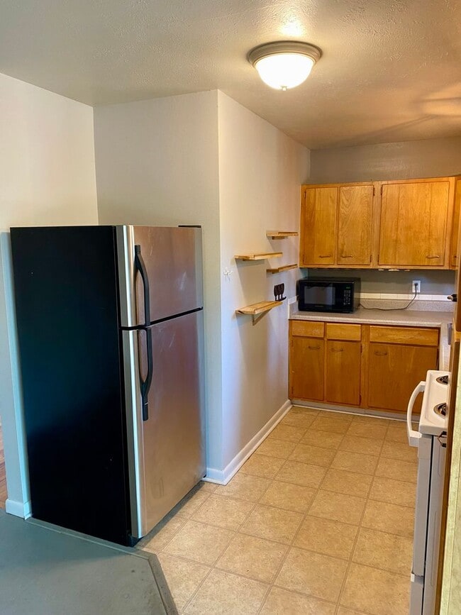 Building Photo - Available for 2026-2027 Fall Pre-Leasing! ...