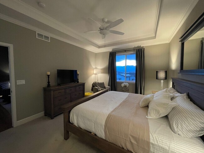 Master bedroom- wake up to views! - 1410 Promontory Bluff Vw