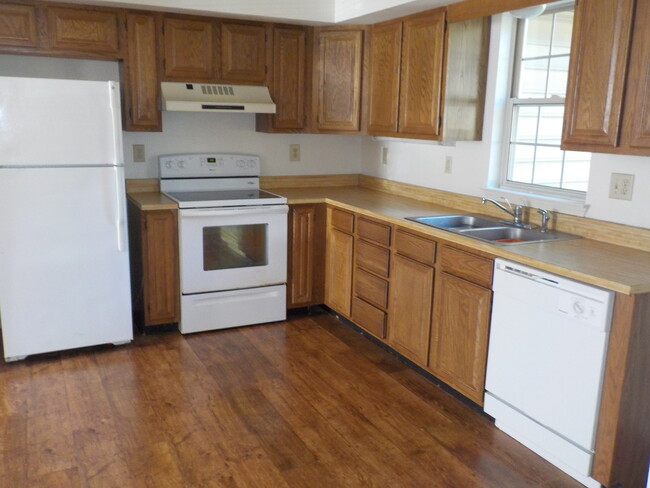 Kitchen - 1705 Peyton Randolph Ct