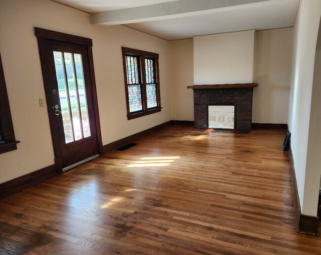 Building Photo - 3117 S 60th St