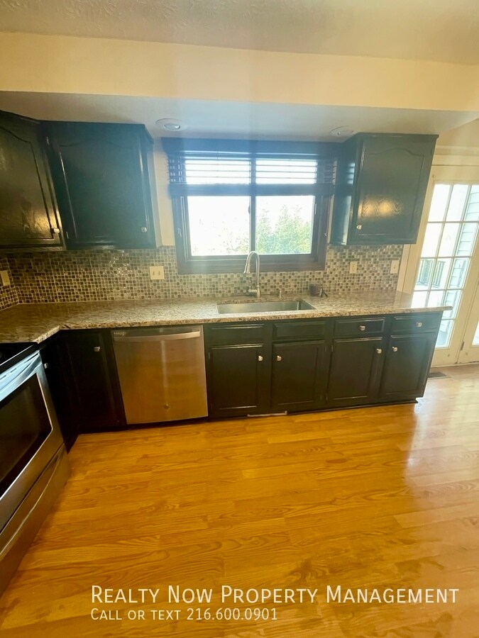 Building Photo - 32467 S Roundhead Dr