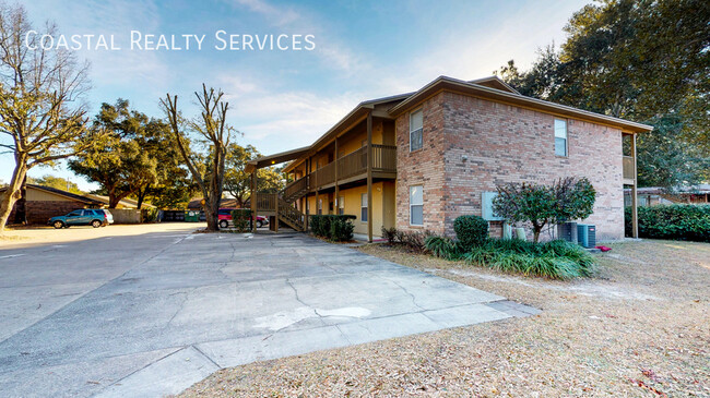 Building Photo - 895 Silverwood