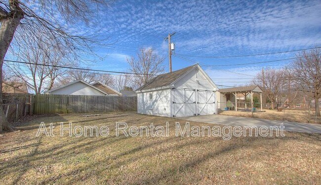 Building Photo - 1316 S Knoxville Ave