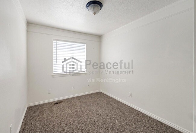 Building Photo - 988 S 810 E