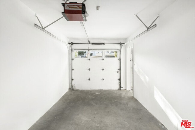 One car direct access garage. - 1850 San Jacinto St