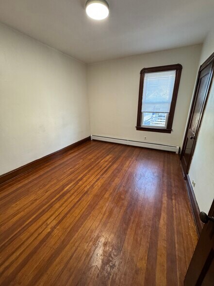 Building Photo - 87 Shawmut St