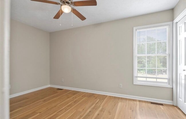 Building Photo - 48 Fox Run Ln