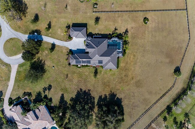 Building Photo - 10605 Midview Terrace