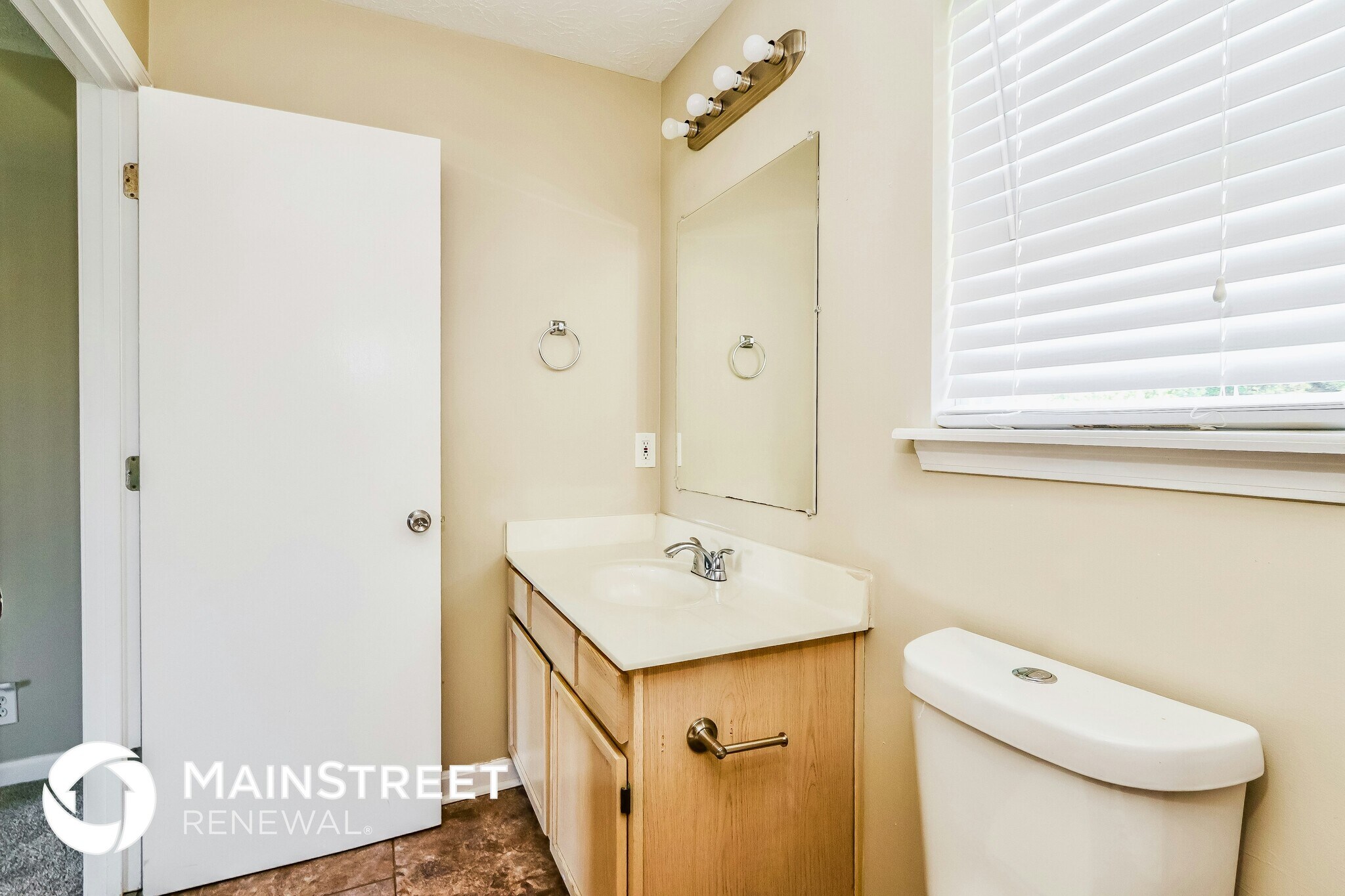 Building Photo - 10613 Irvin Pines Dr