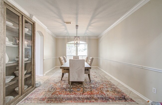 Building Photo - 26427 Sagewood Forest Dr