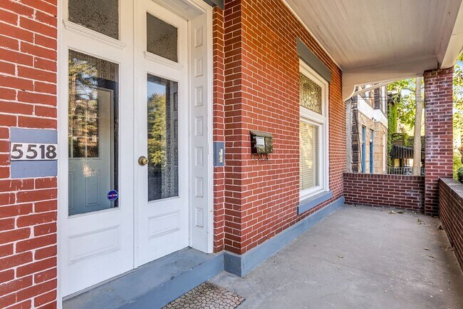 Building Photo - Renovated 5 Bedroom 2.5 Bathroom Apartment...