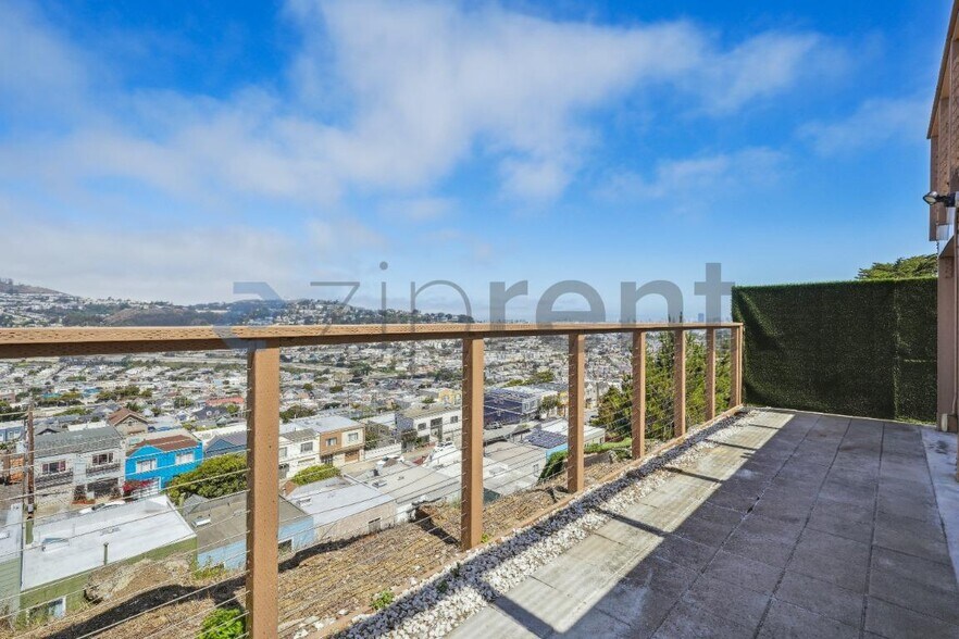 Building Photo - Unit