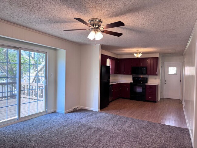 Building Photo - Must see!! 3BD/3BA Fully Finished Basement and Corner Lot!!