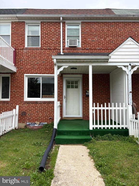 Building Photo - 1542 Becklow Ave