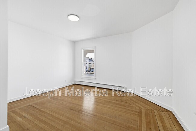 Building Photo - 159 Connecticut Ave