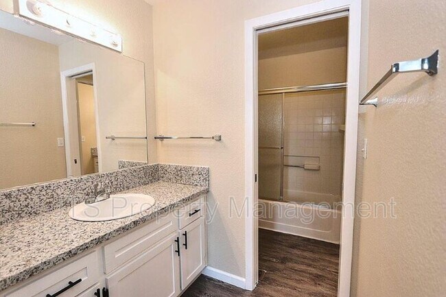 Building Photo - 5828 Alorn Ln