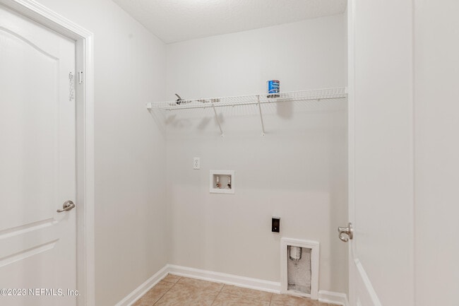 Building Photo - 3220 Deer Creek Dr