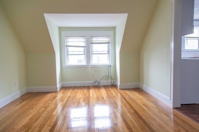 Building Photo - 19-21 Woodbridge St