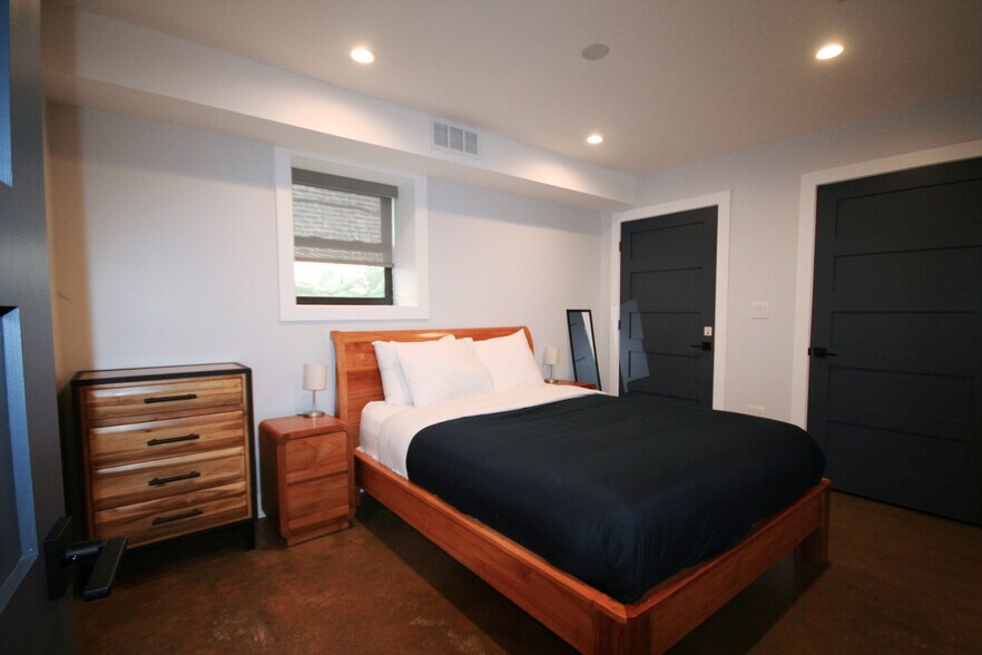 Building Photo - 2508 N Spaulding Ave