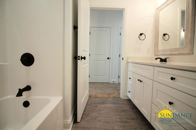 Building Photo - Nice 3 Bedroom Townhome in Fort Walton Beach