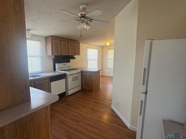 Building Photo - 903 Beckett Ave