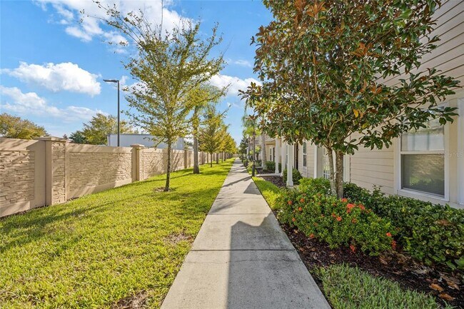 Building Photo - 8945 Shine Dr