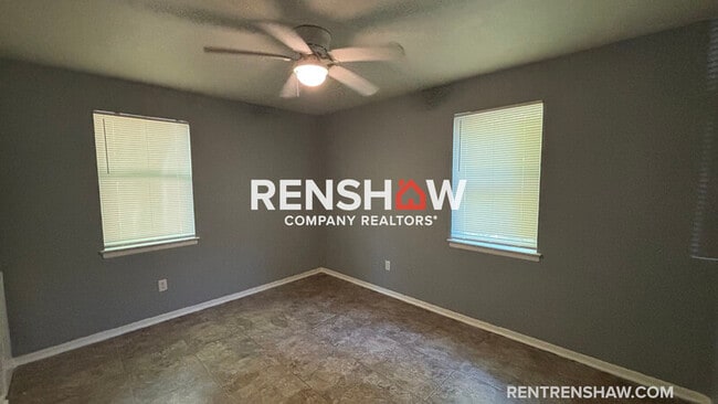 Building Photo - 3228 Lyndale Ave