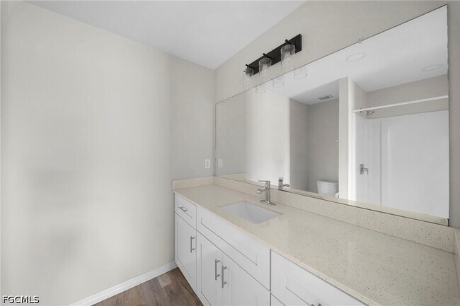 Building Photo - 202 NW 25th Pl