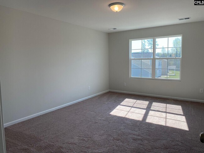 Building Photo - 386 Keeble Dr