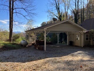 Building Photo - 202 N Spring St